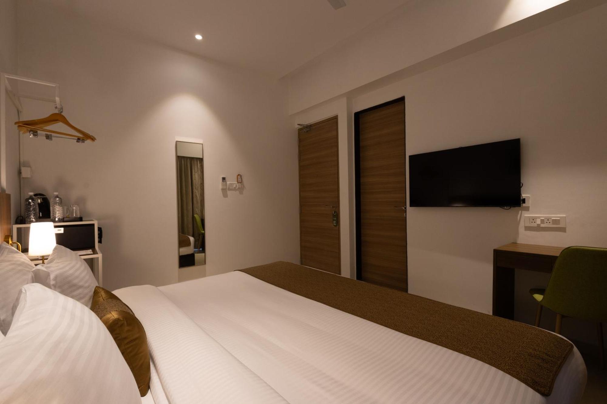 Freesia Residency By Express Inn - Navi Mumbai Exterior photo